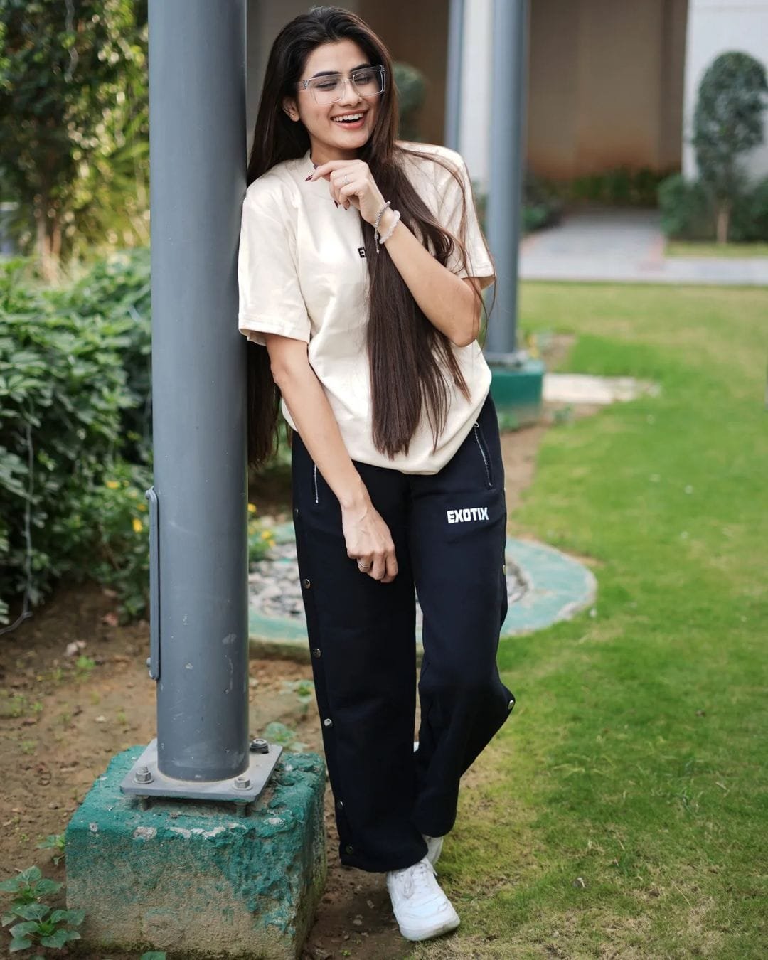 Exotix Cream Crew Neck T-shirt With Snap Button Pant
