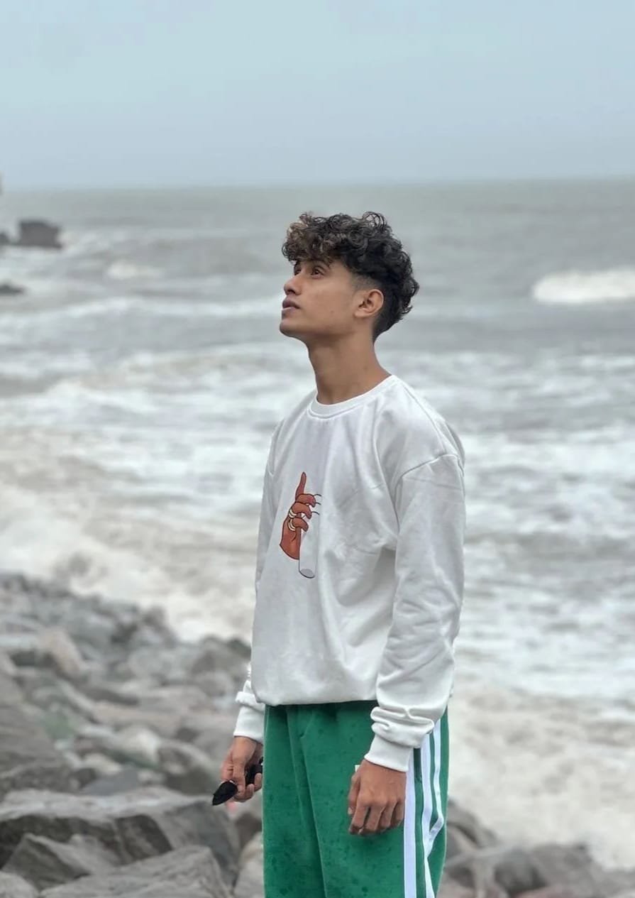 White Cup sweatshirt